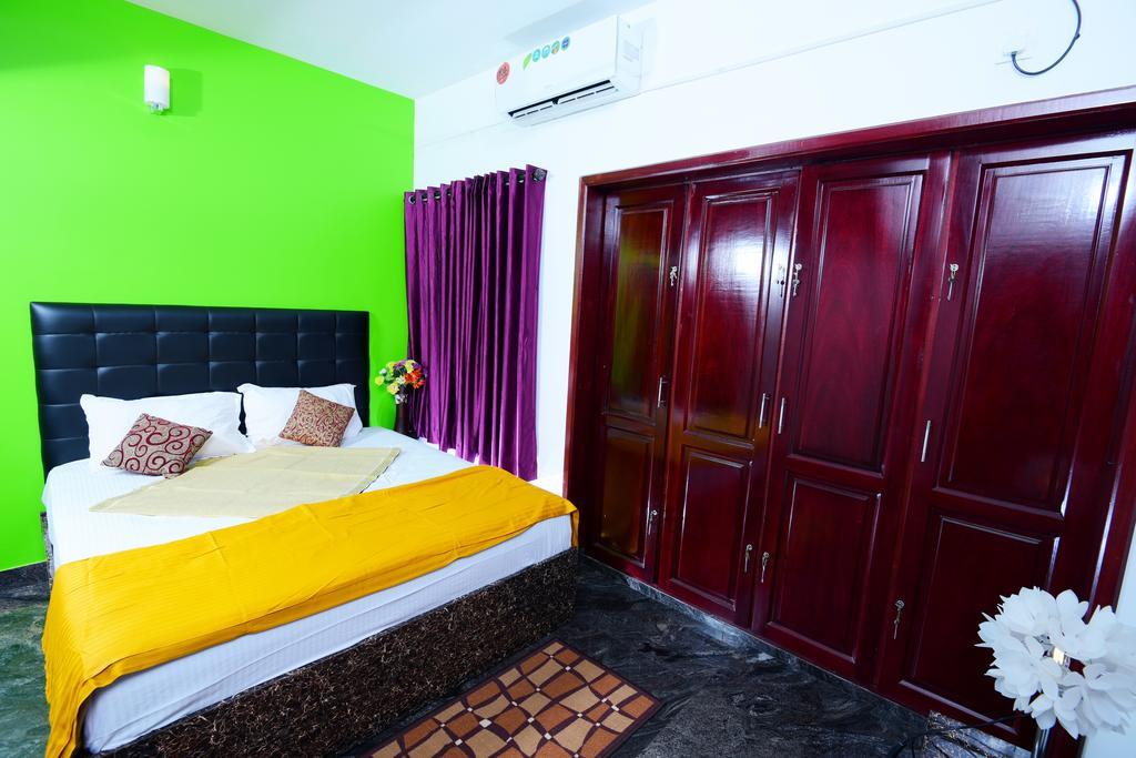 Beersheba Three Bed Room A/C Apartments Thiruvananthapuram Екстериор снимка