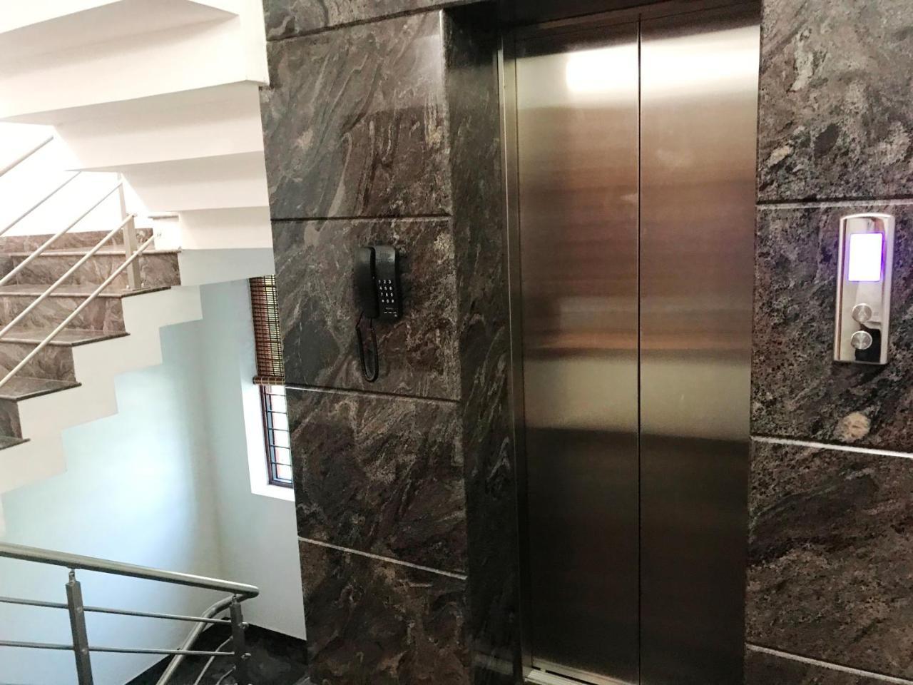 Beersheba Three Bed Room A/C Apartments Thiruvananthapuram Екстериор снимка